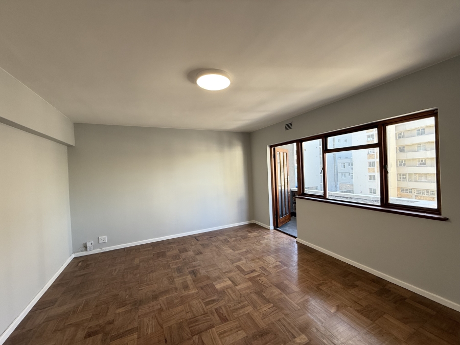 To Let 1 Bedroom Property for Rent in Sea Point Western Cape